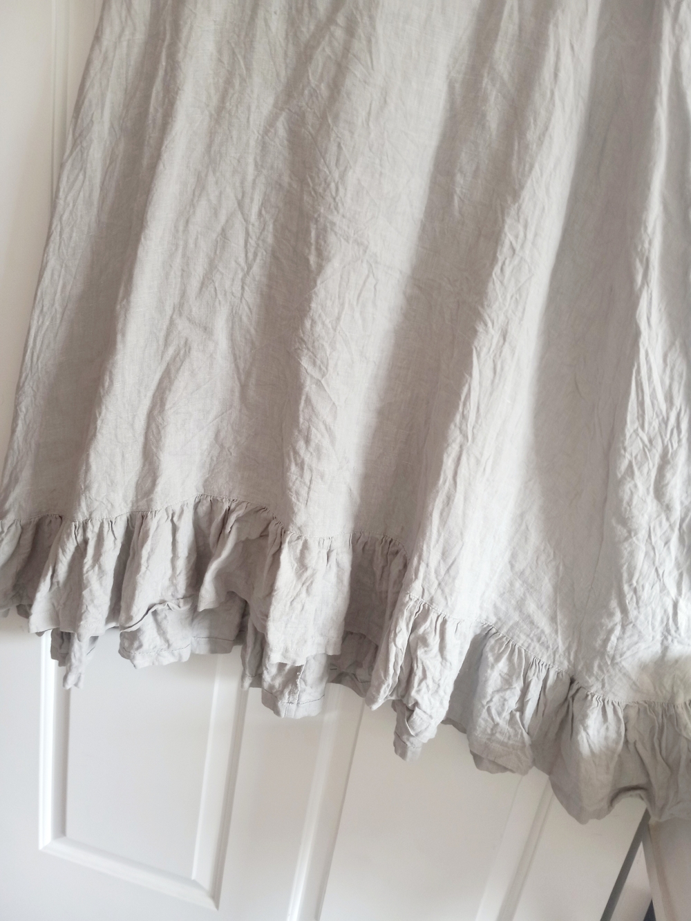 Sleeveless Ruffle-Hem Maxi Dress in Light Gray...Beauriful LINEN - Picture 2 of 5